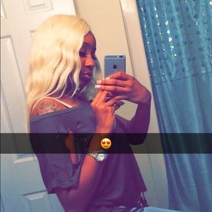 Meet your Posher, Danasia